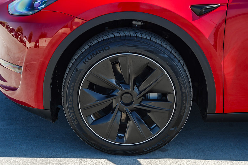 Thumbnail: 2023 Tesla Model Y - 6