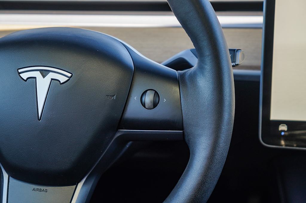 Thumbnail: 2023 Tesla Model Y - 21