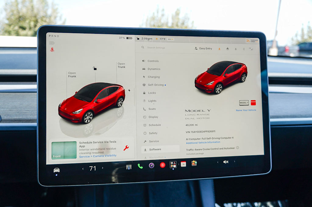 Thumbnail: 2023 Tesla Model Y - 27