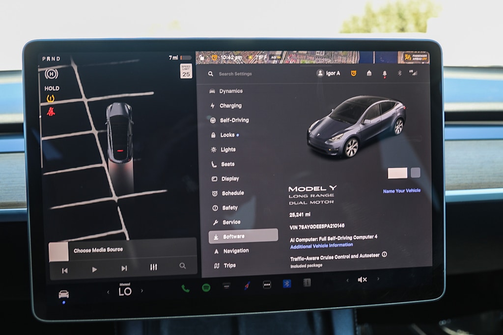 Thumbnail: 2023 Tesla Model Y - 24