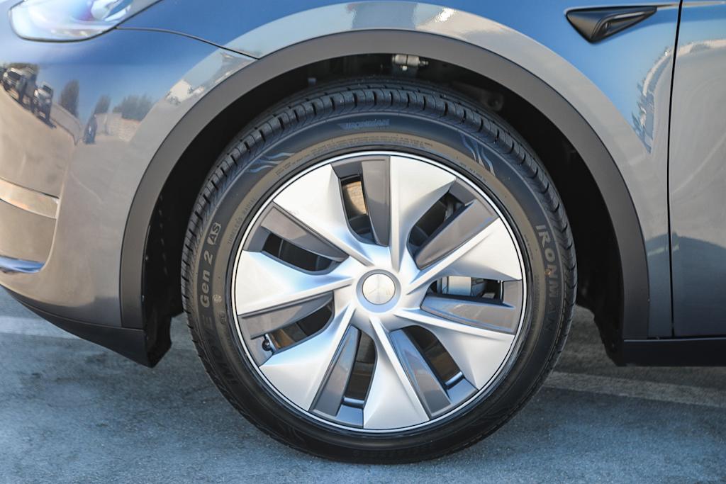 Thumbnail: 2023 Tesla Model Y - 6