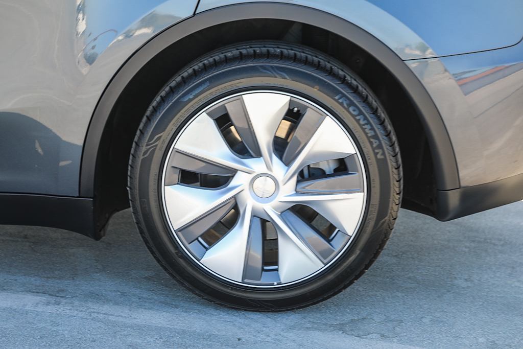 Thumbnail: 2023 Tesla Model Y - 19