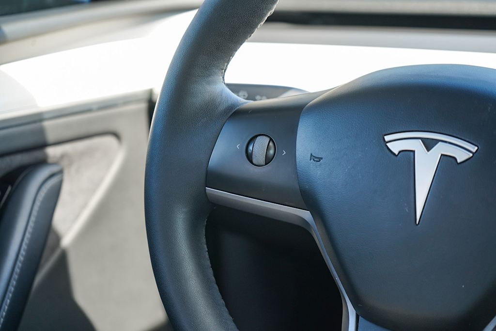 Thumbnail: 2024 Tesla Model Y - 21