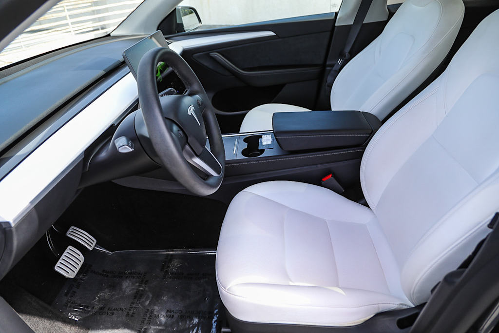 Thumbnail: 2025 Tesla Model Y - 9