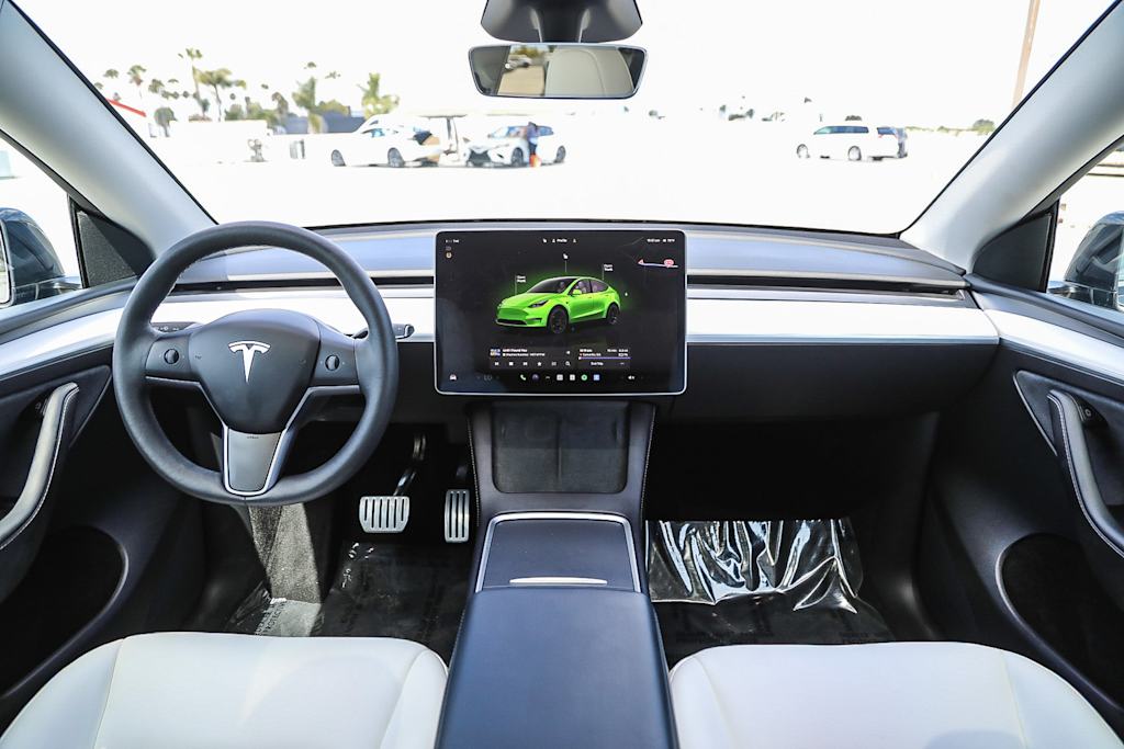 Thumbnail: 2025 Tesla Model Y - 2
