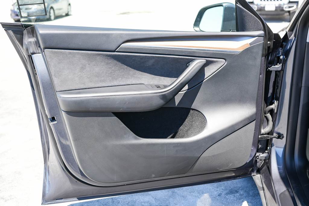 Thumbnail: 2023 Tesla Model Y - 22