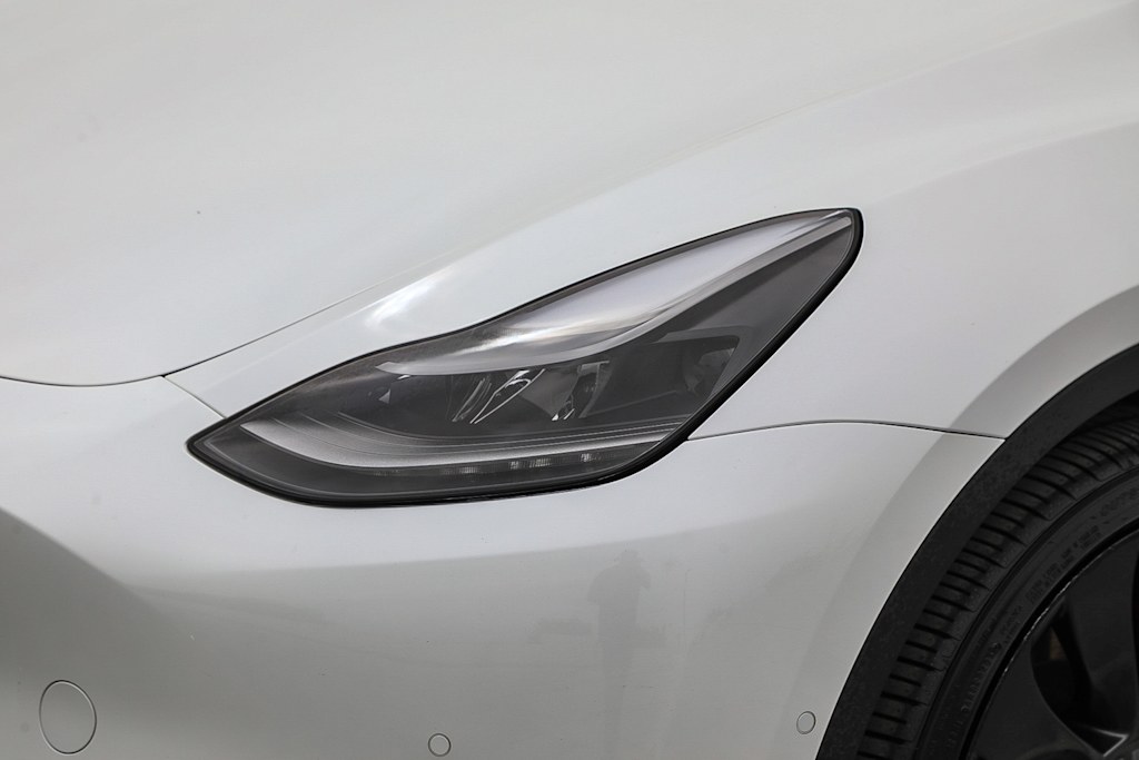 Thumbnail: 2022 Tesla Model Y - 18