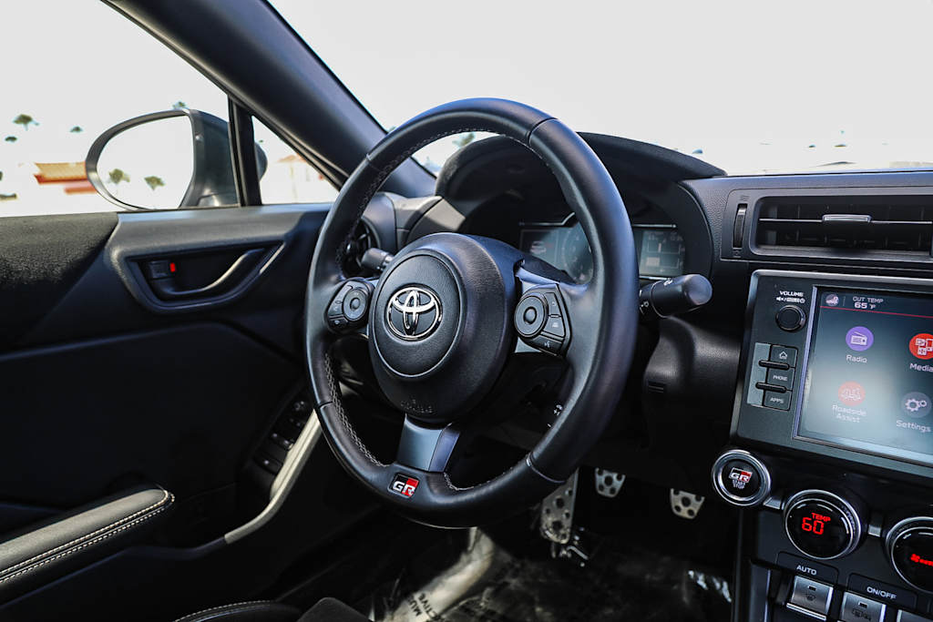 Thumbnail: 2024 Toyota GR86 - 10