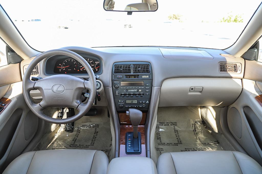 Thumbnail: 1997 Lexus ES - 2