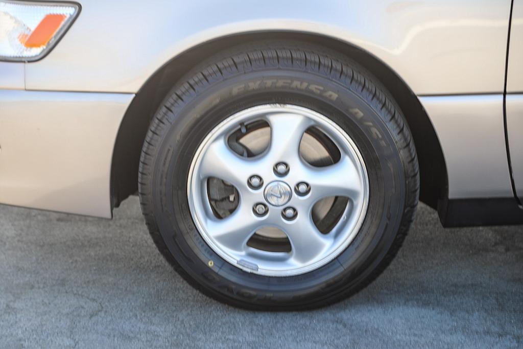 Thumbnail: 1997 Lexus ES - 6