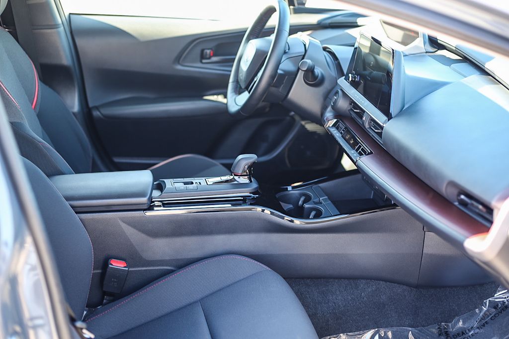 Thumbnail: 2024 Toyota Prius Prime - 9