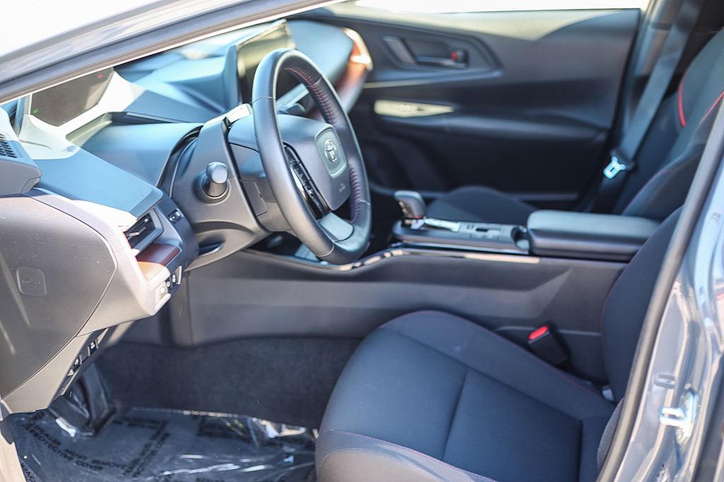 Thumbnail: 2024 Toyota Prius Prime - 10