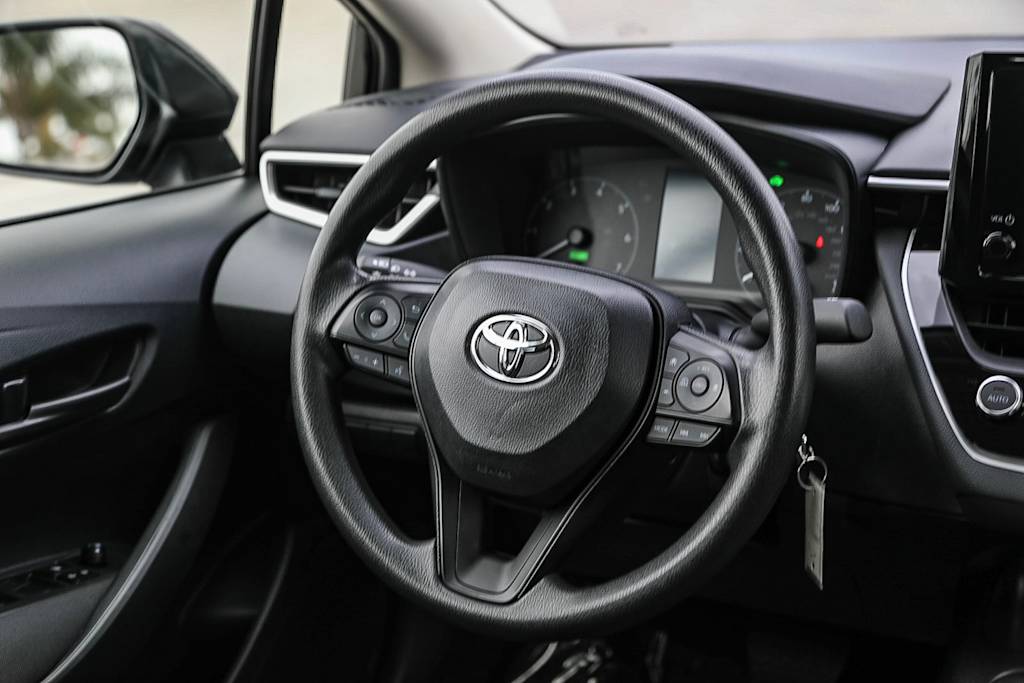 2023 Toyota Corolla LE 8