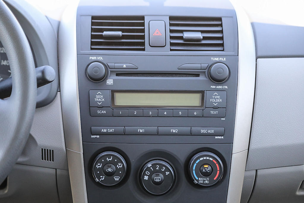 Thumbnail: 2009 Toyota Corolla - 13