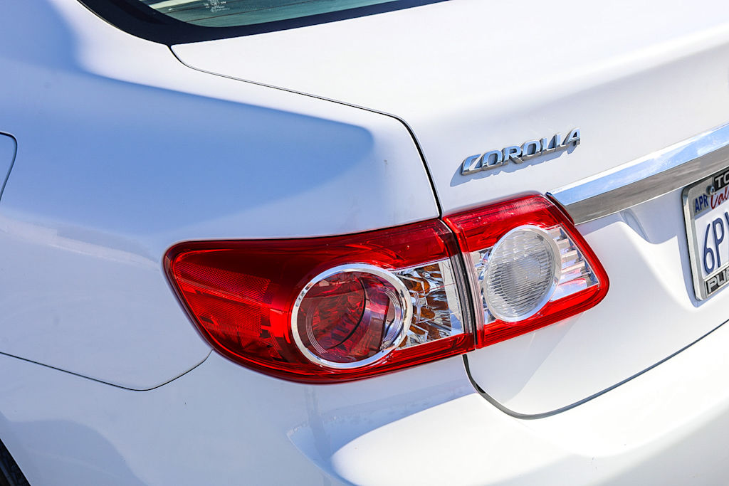 Thumbnail: 2011 Toyota Corolla - 19