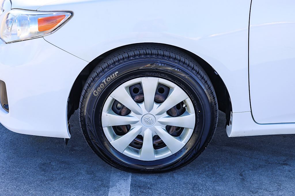 Thumbnail: 2011 Toyota Corolla - 6