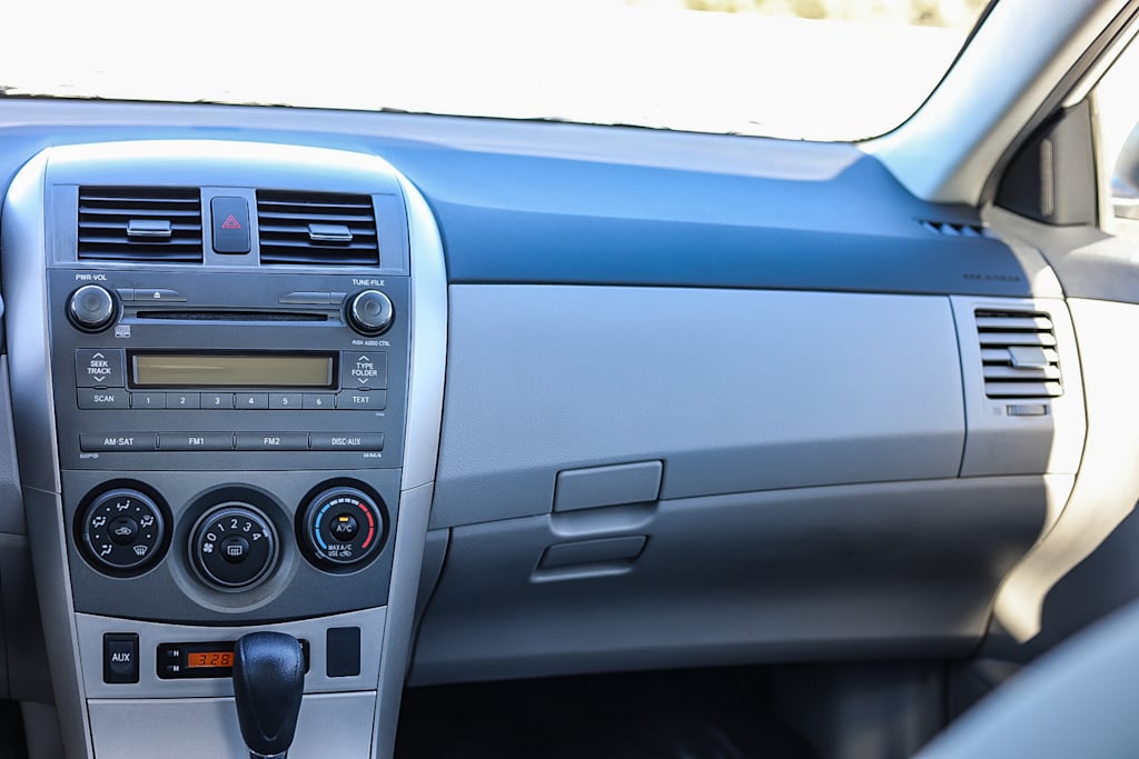 Thumbnail: 2011 Toyota Corolla - 21
