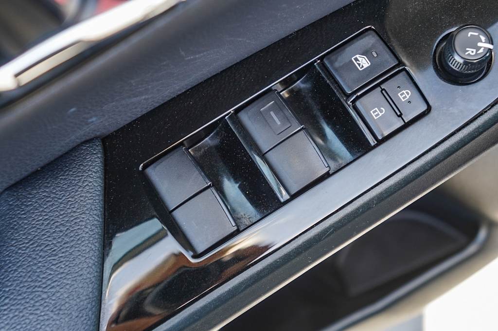Thumbnail: 2021 Toyota Prius Prime - 27