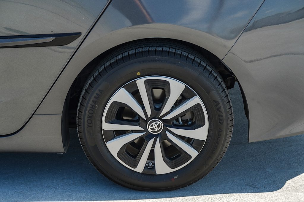 Thumbnail: 2021 Toyota Prius Prime - 43