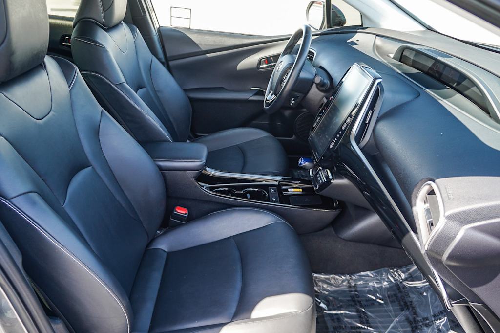 Thumbnail: 2021 Toyota Prius Prime - 10