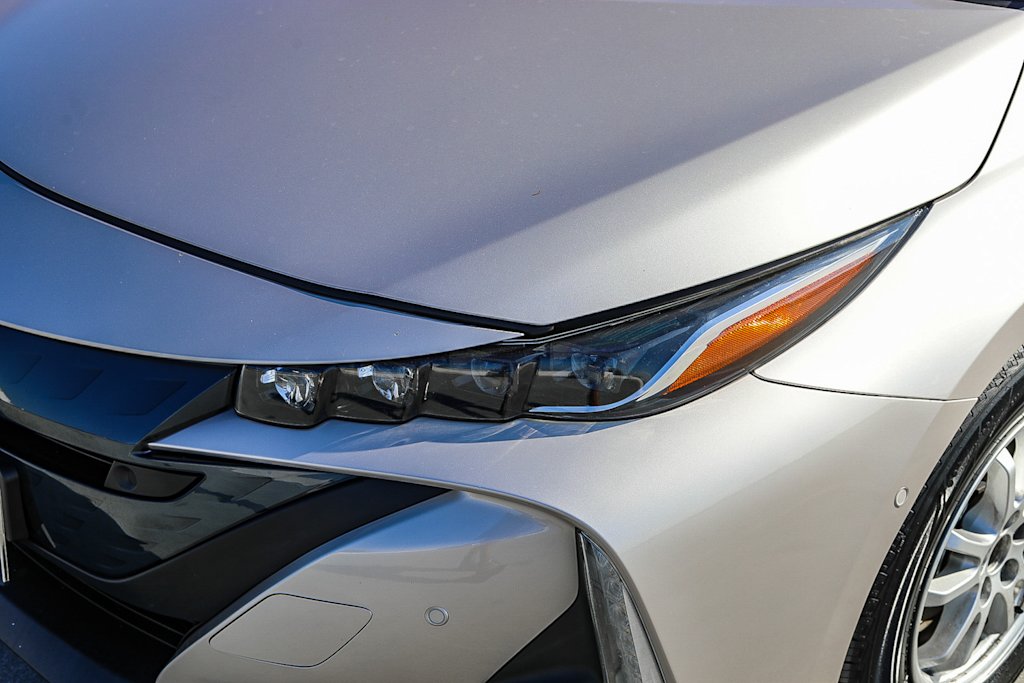 Thumbnail: 2017 Toyota Prius Prime - 18