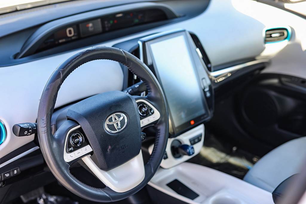 Thumbnail: 2017 Toyota Prius Prime - 2