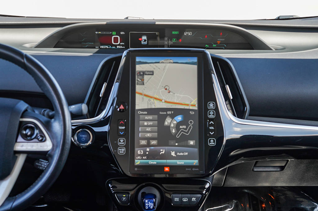 Thumbnail: 2017 Toyota Prius Prime - 13