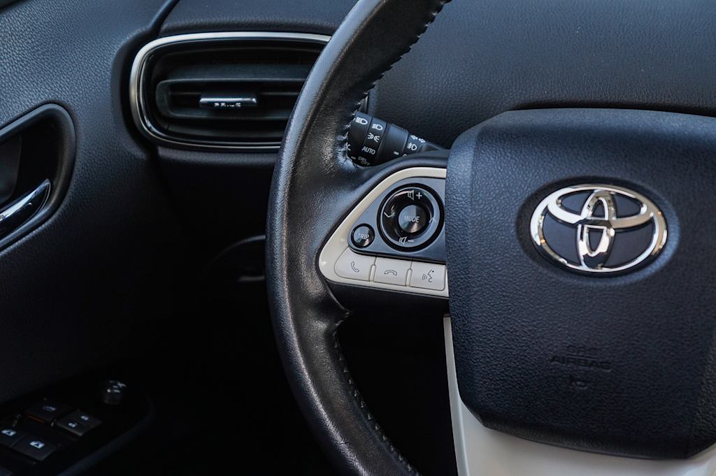 Thumbnail: 2017 Toyota Prius Prime - 23