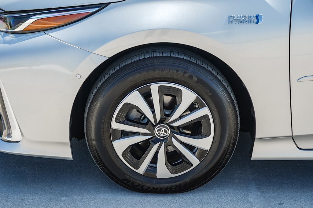 Thumbnail: 2017 Toyota Prius Prime - 7