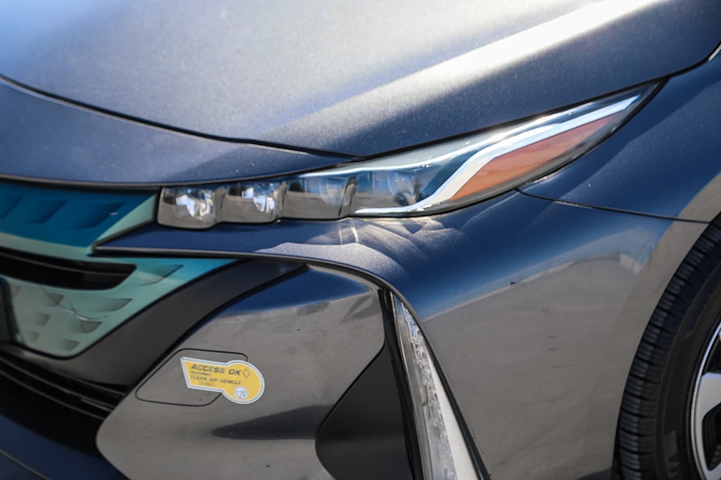 Thumbnail: 2019 Toyota Prius Prime - 17