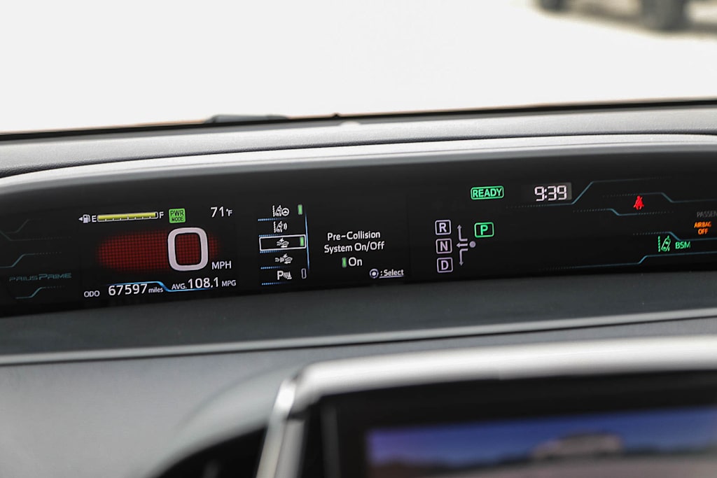 Thumbnail: 2017 Toyota Prius Prime - 6