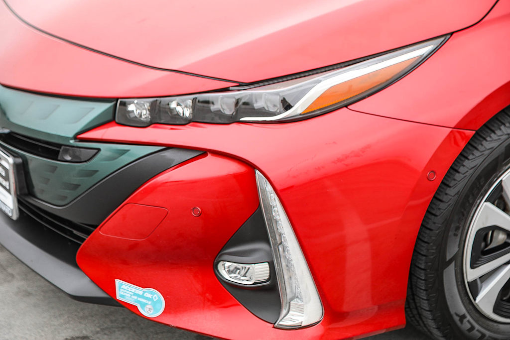 Thumbnail: 2017 Toyota Prius Prime - 19