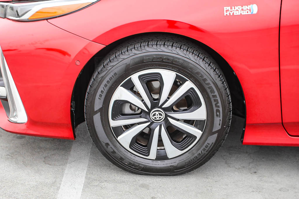 Thumbnail: 2017 Toyota Prius Prime - 7