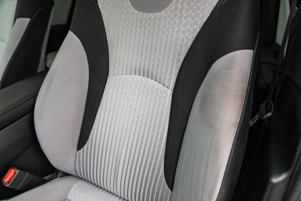 2016 Toyota Prius Three 25