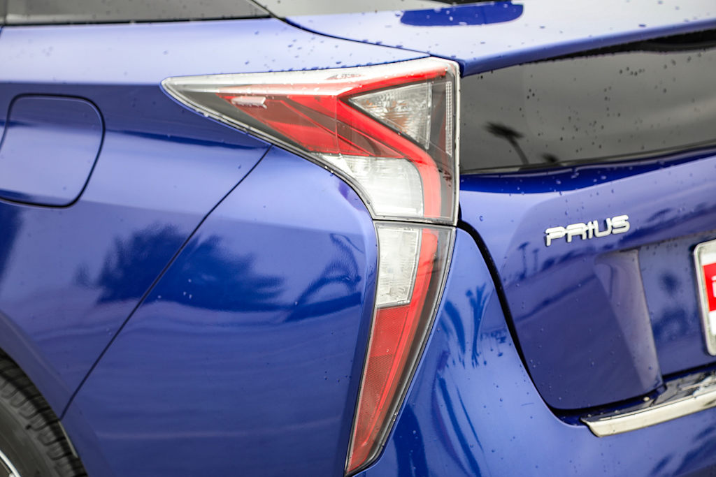 2016 Toyota Prius Three 20