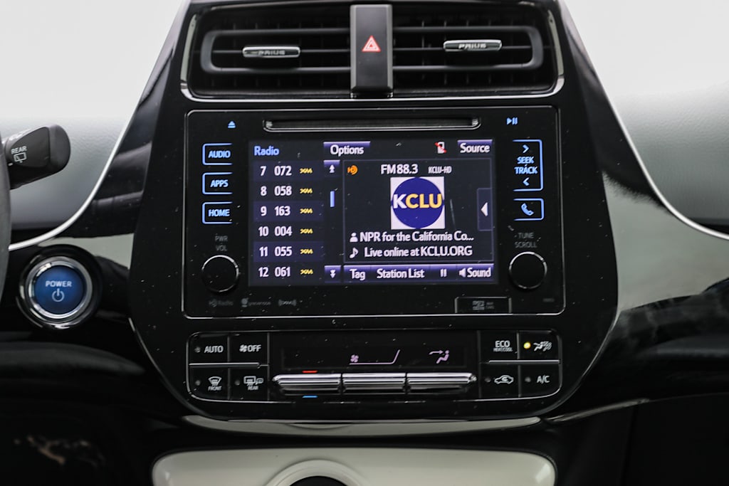2016 Toyota Prius Three 14