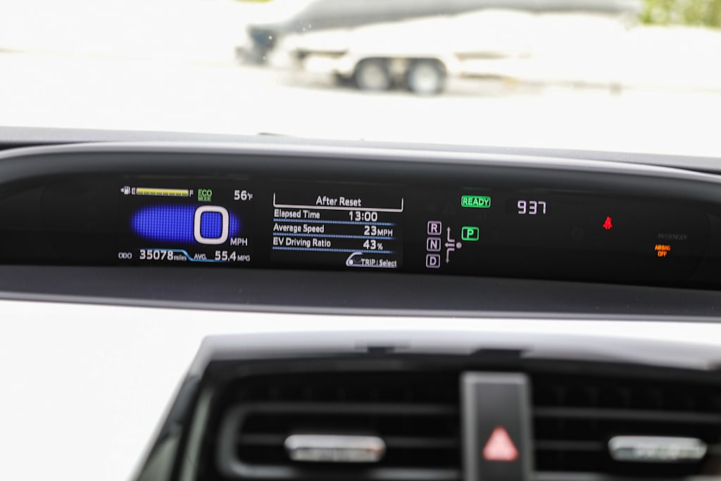 2016 Toyota Prius Three 6