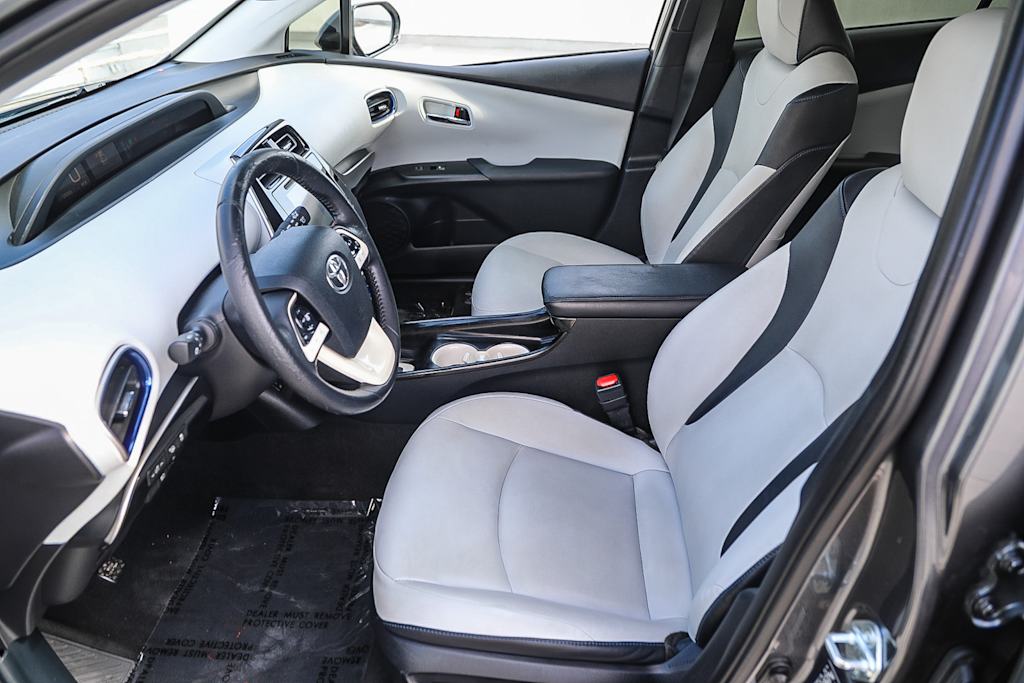 Thumbnail: 2016 Toyota Prius - 10
