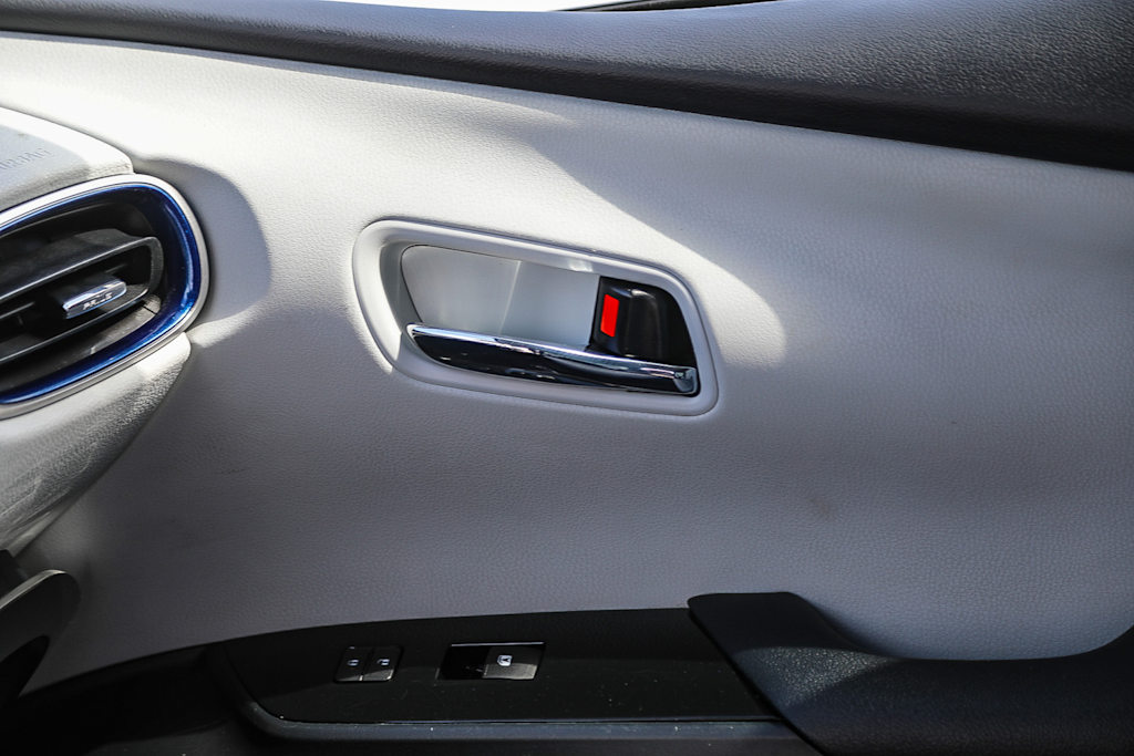 Thumbnail: 2016 Toyota Prius - 23