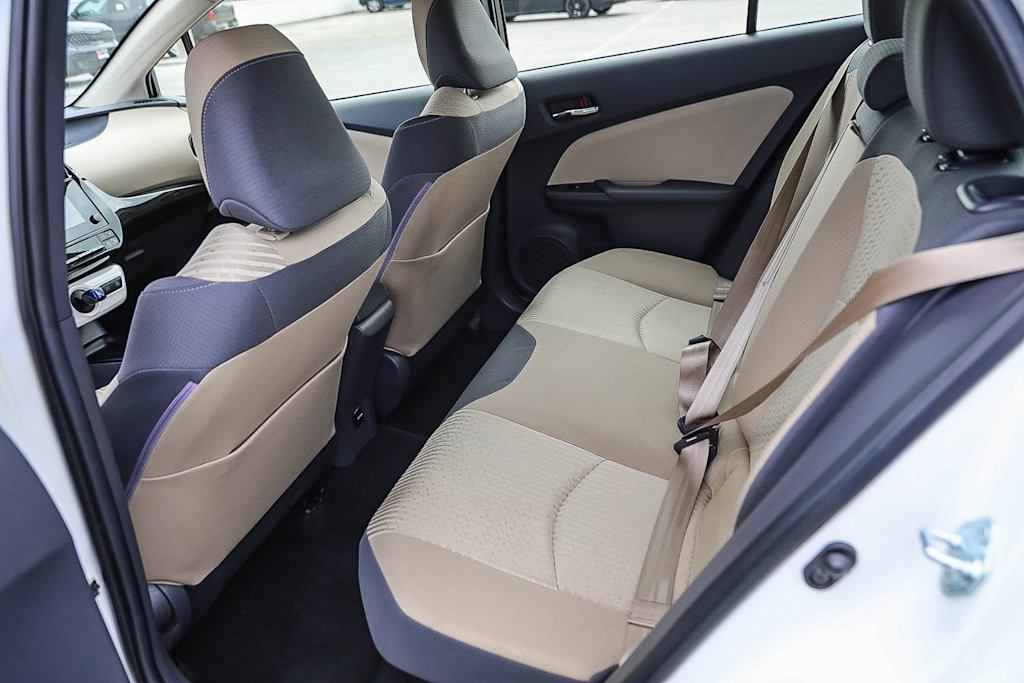 Thumbnail: 2016 Toyota Prius - 11