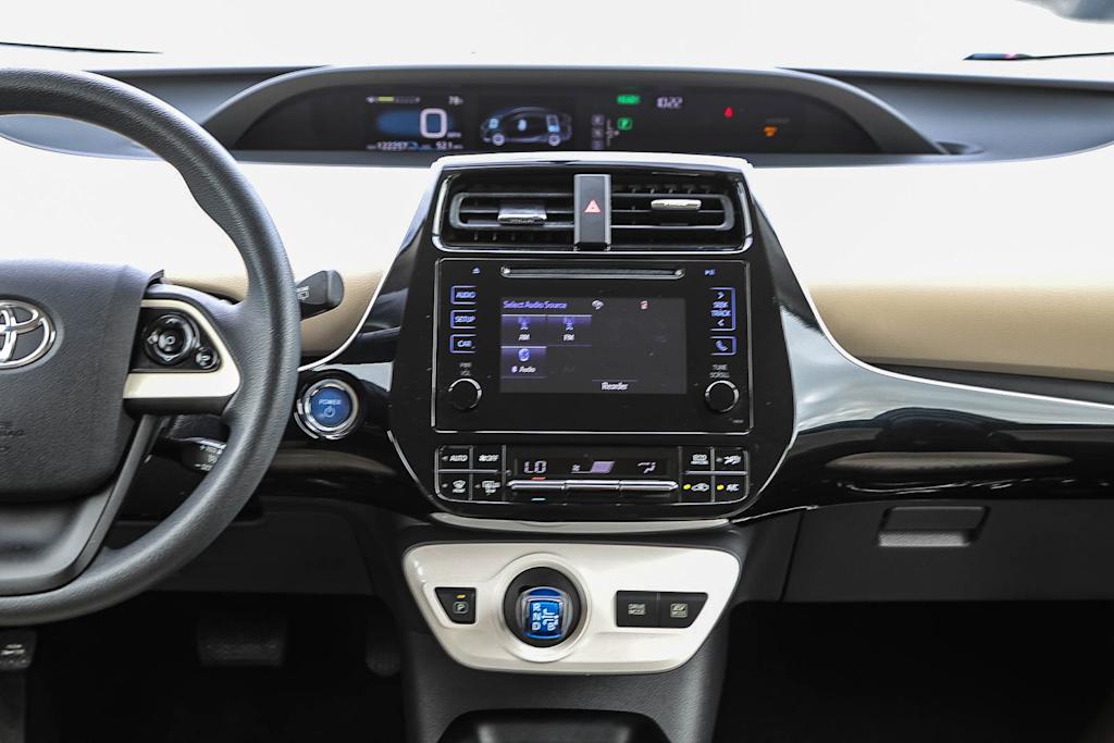 Thumbnail: 2016 Toyota Prius - 12