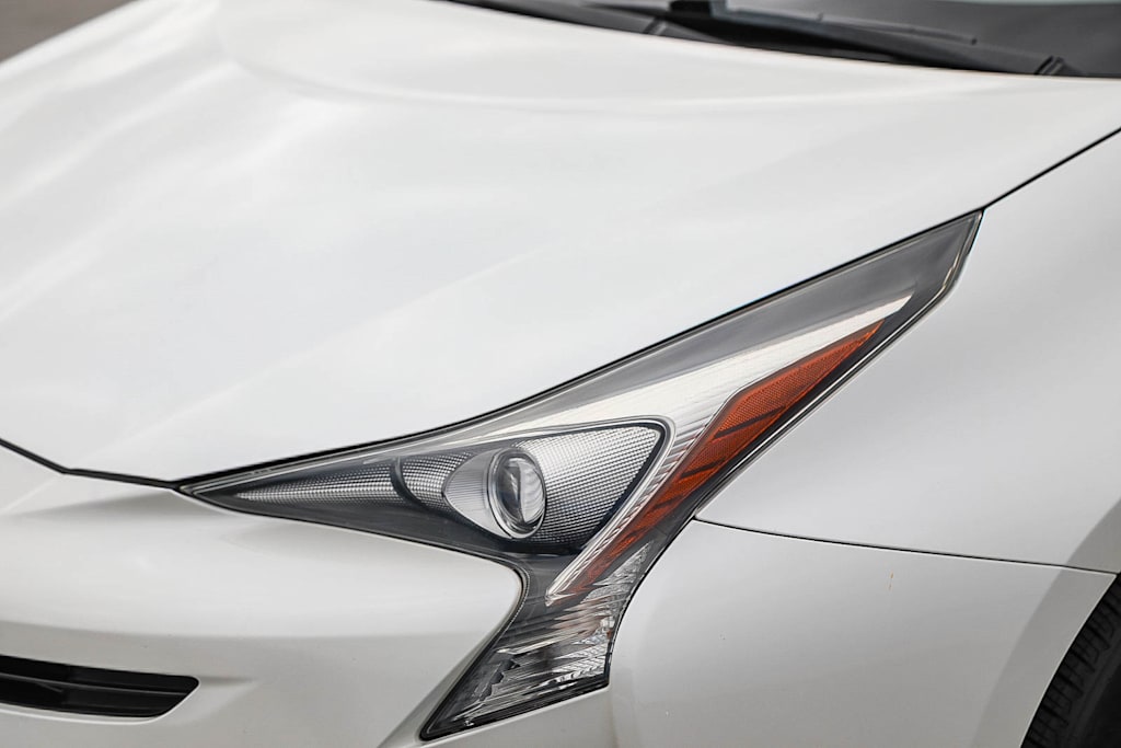 Thumbnail: 2016 Toyota Prius - 16
