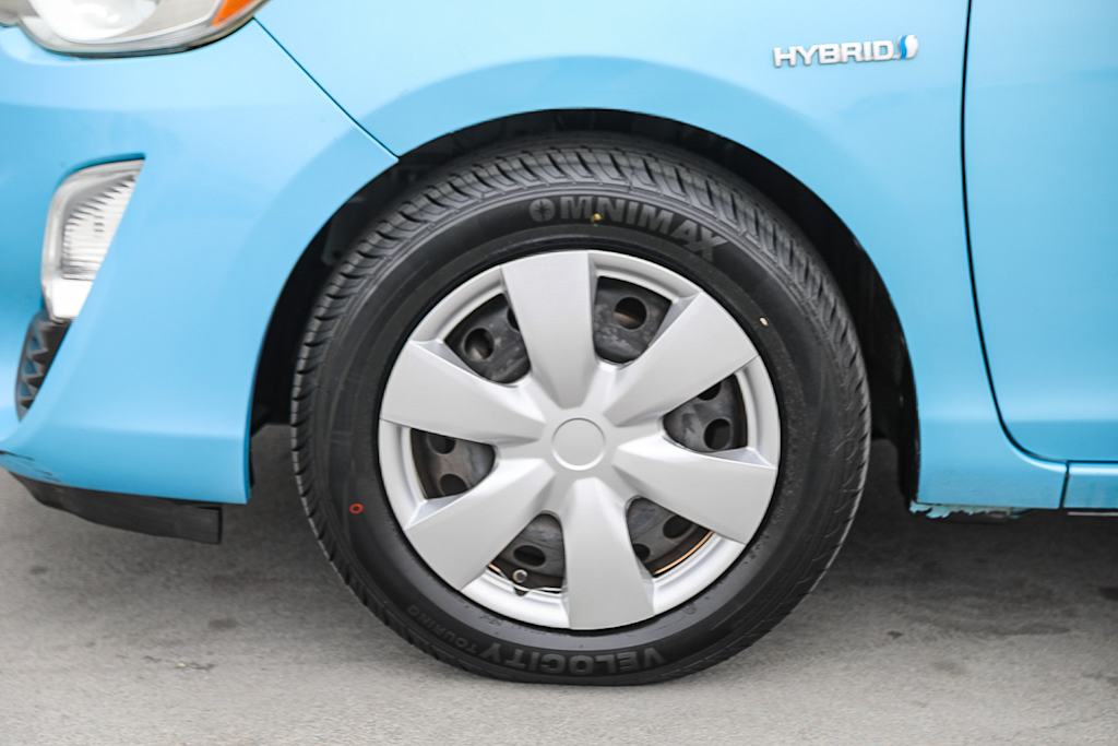 Thumbnail: 2016 Toyota Prius c - 7