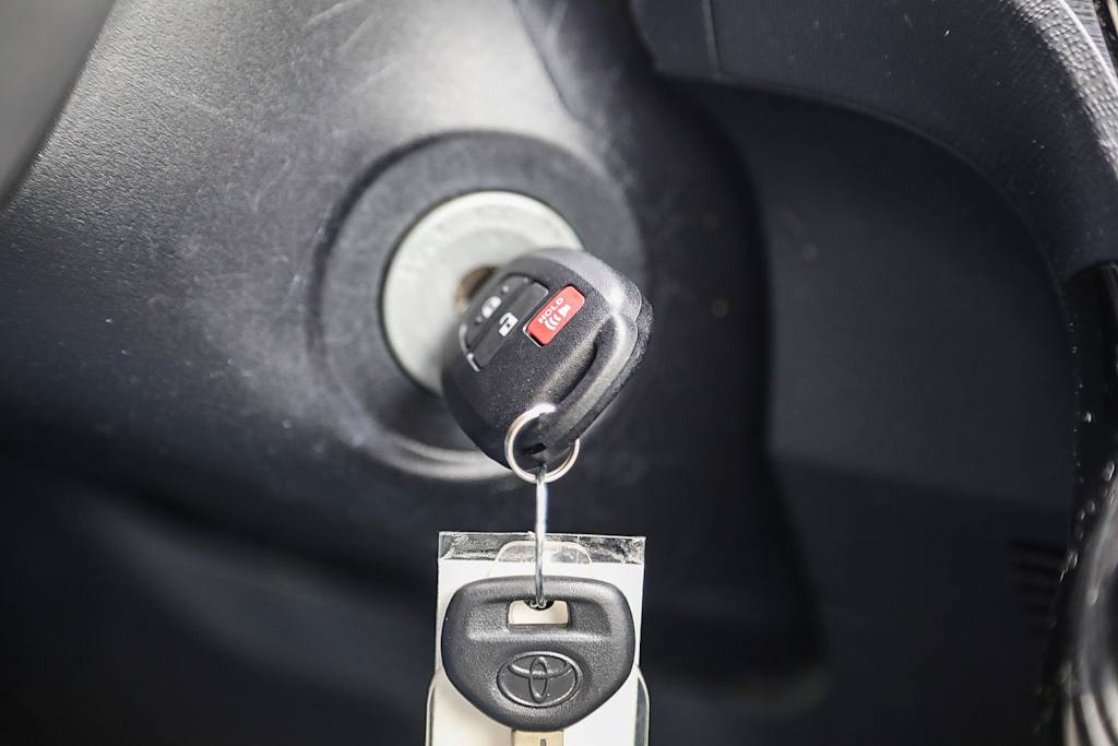 Thumbnail: 2016 Toyota Prius c - 17