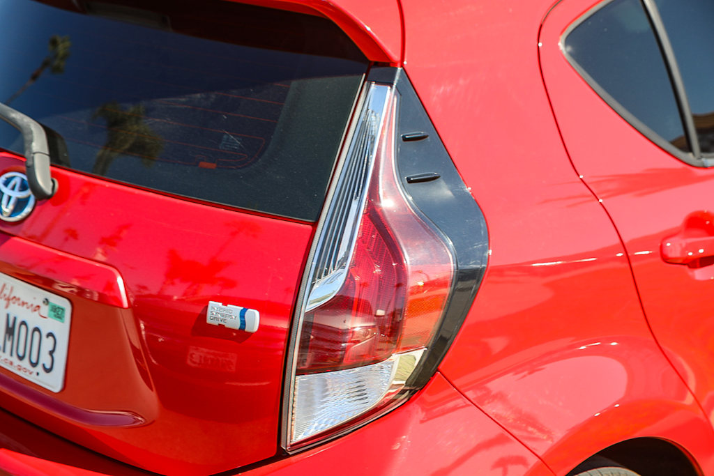 Thumbnail: 2015 Toyota Prius c - 18