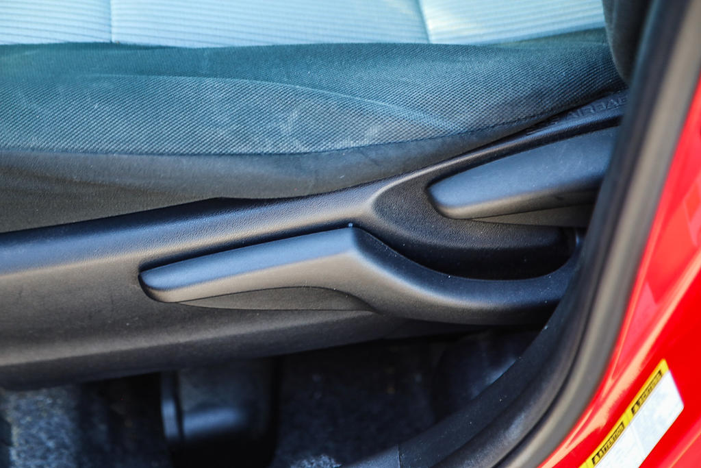 Thumbnail: 2015 Toyota Prius c - 29