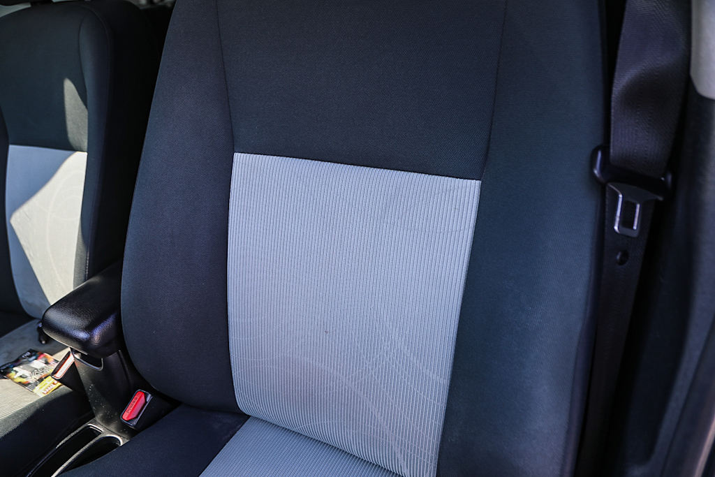 Thumbnail: 2015 Toyota Prius c - 8