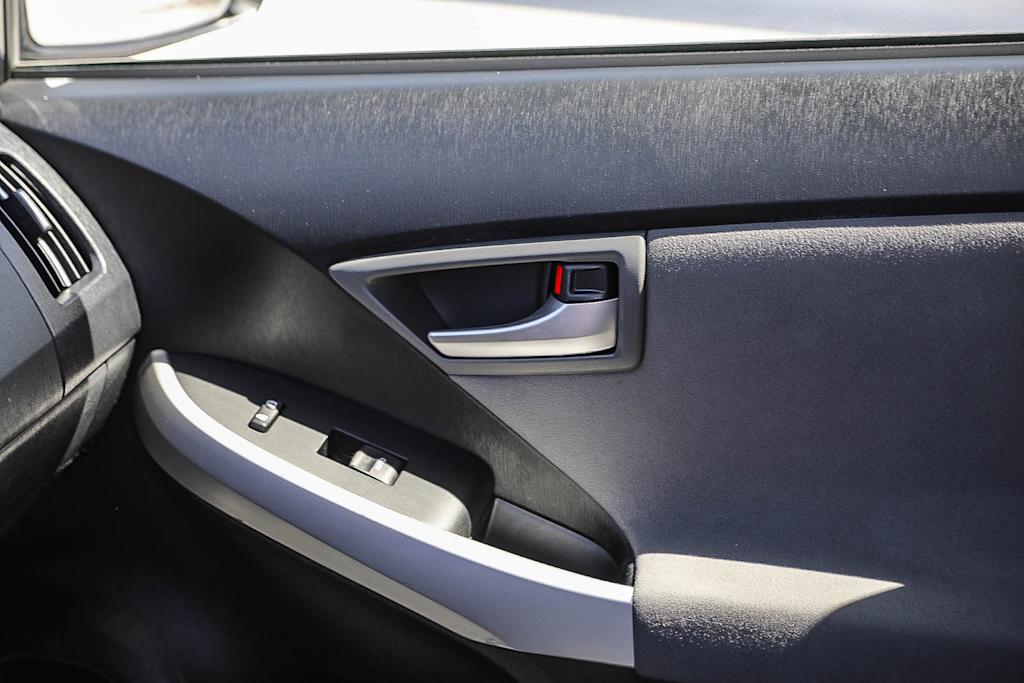 Thumbnail: 2013 Toyota Prius - 22