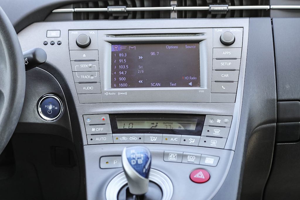 Thumbnail: 2013 Toyota Prius - 13