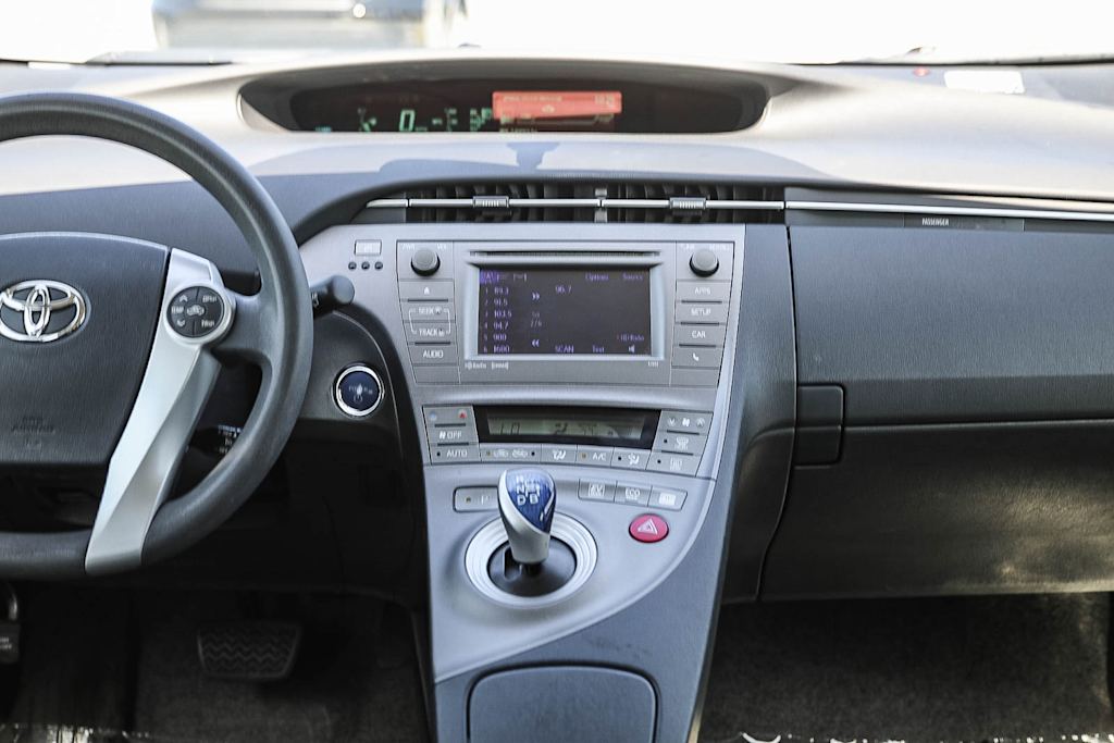 Thumbnail: 2013 Toyota Prius - 8
